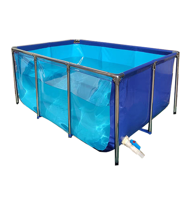 Water tank with window